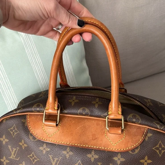 Vintage Louis Vuitton Deauville - Picture 16 of 16